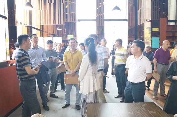 橫崗街道工商聯(lián)（商會(huì)）領(lǐng)導(dǎo)、企業(yè)家蒞臨康利城考察