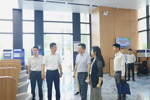 南灣街道黨工委書記劉淵率隊蒞臨康利城調(diào)研