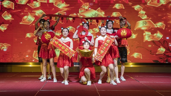 “勵行致遠(yuǎn)，共建未來” ——康利石材集團(tuán)2020年新春聯(lián)歡晚會圓滿落幕